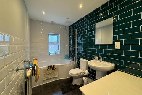 15 Montcliffe Crescent, Manchester, M16 8GR