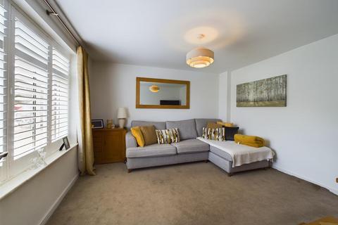 2 bedroom end of terrace house for sale - Crossways, Three Bridges RH10