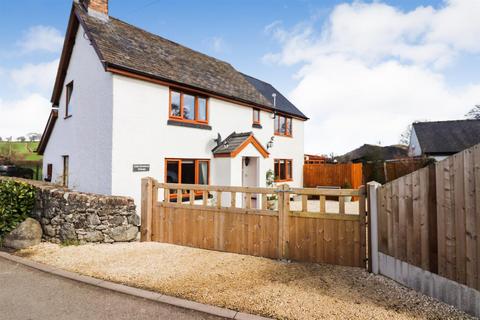 undefined, Llanrhaeadr Ym Mochnant