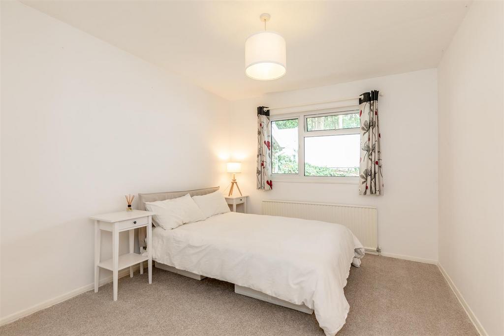 The Glade, Channells Hill, Westbury on Trym Bed 2.