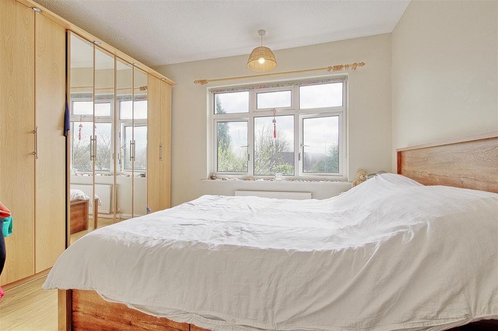 Bedroom 1.jpg
