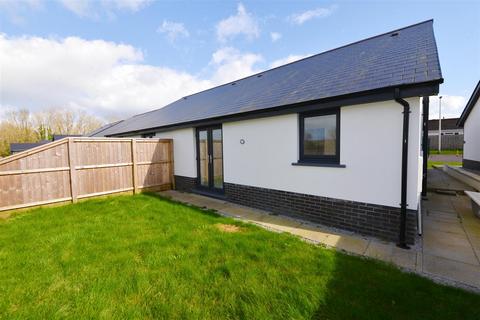 2 bedroom semi-detached bungalow for sale - 15 The Paddock, Penally
