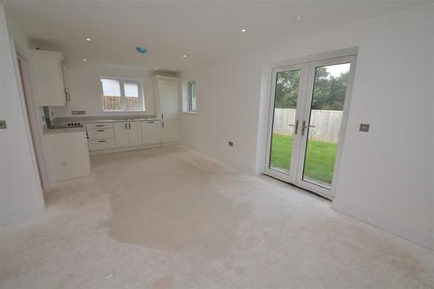 2 bedroom semi-detached bungalow for sale, 15 The Paddock, Penally