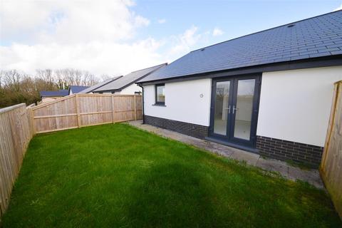 2 bedroom semi-detached bungalow for sale - 17 The Paddock, Penally