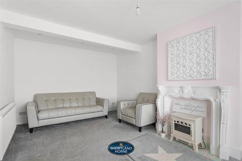 24 Chestnut Tree Avenue, Coventry, CV4 9FZ