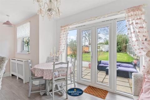 24 Chestnut Tree Avenue, Coventry, CV4 9FZ