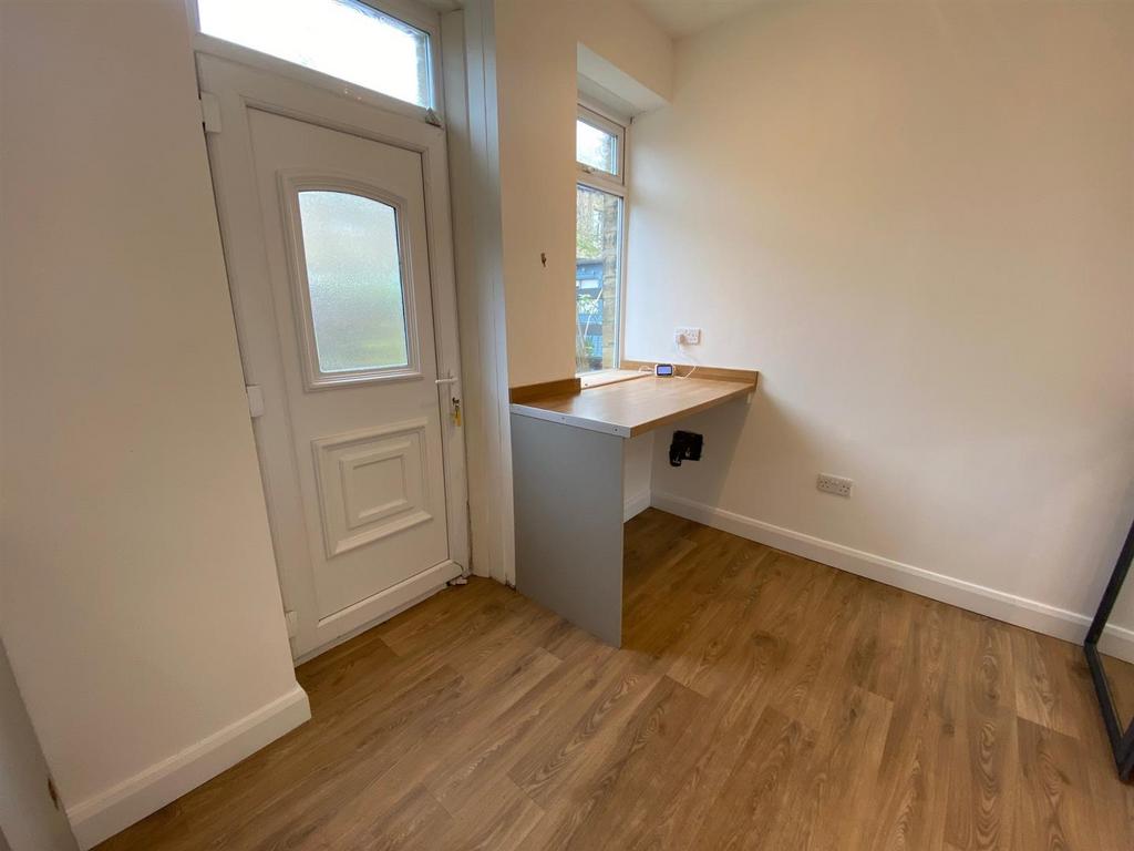KITCHEN 2.jpg