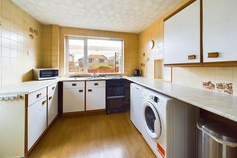 18 Beverley Gardens, Gedling, Nottingham, NG4 3LF