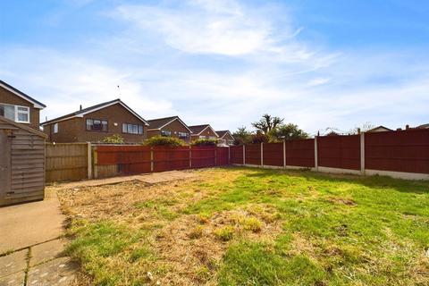 18 Beverley Gardens, Gedling, Nottingham, NG4 3LF