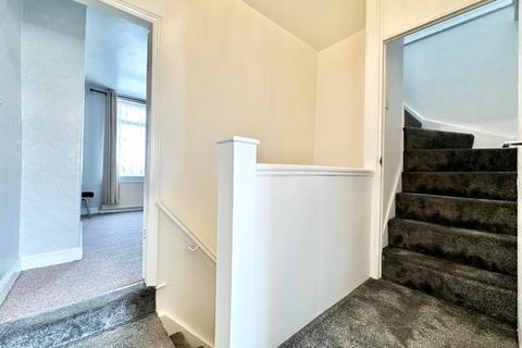 20 Grasmere Road, Barnsley, S71 1ES