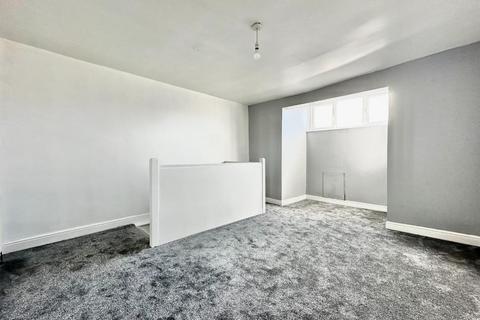 20 Grasmere Road, Barnsley, S71 1ES