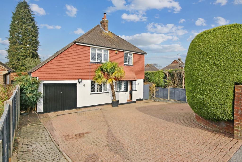 Garden Wood Road, East Grinstead, RH19 4 bed detached house for sale
