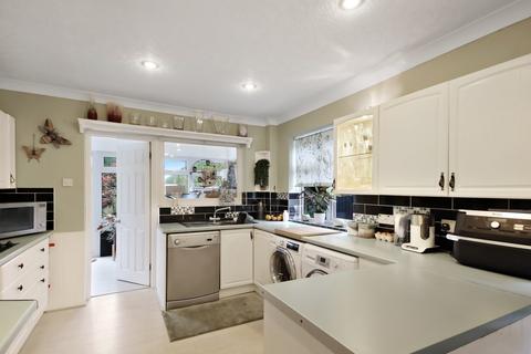 4 bedroom detached house for sale, Garden Wood Road, East Grinstead, RH19