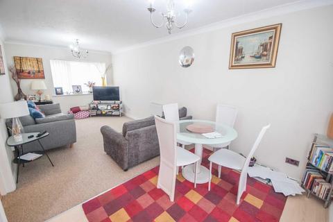 2 bedroom apartment for sale, Earlsfield Drive, Chelmer Village, Chelmsford, CM2