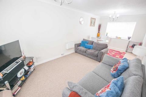 2 bedroom apartment for sale, Earlsfield Drive, Chelmer Village, Chelmsford, CM2