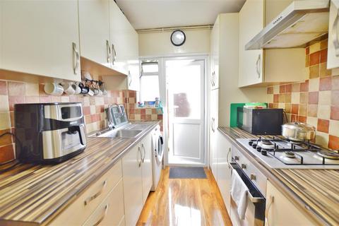 62 Cornwall Avenue, Slough, SL2 1AZ