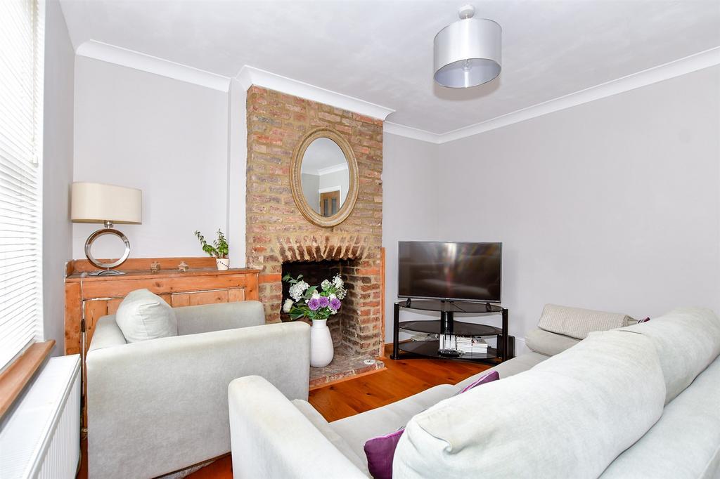High Brooms Road, Tunbridge Wells, Kent 2 bed end of terrace house for sale £325,000