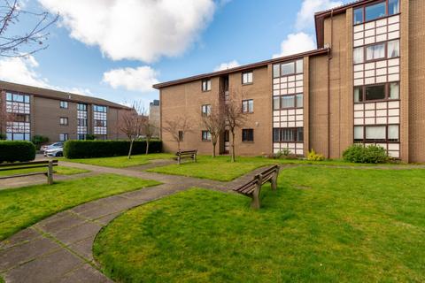 15/1 Allanfield, Edinburgh, EH7 5YJ