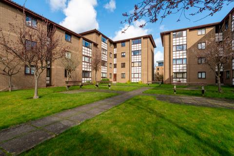 15/1 Allanfield, Edinburgh, EH7 5YJ
