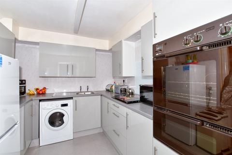 2 bedroom flat for sale, Atwater Court, Lenham, Maidstone, Kent