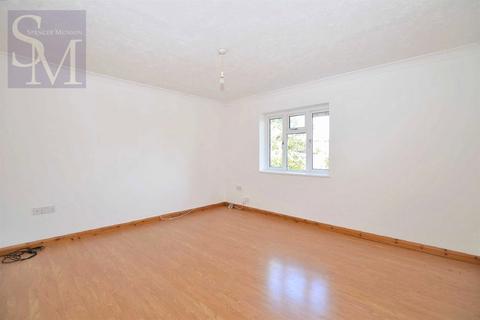 1 bedroom apartment to rent - Etheridge Road, Loughton, IG10