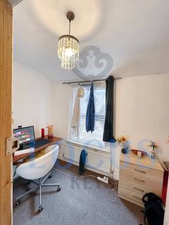 3 bedroom end of terrace house for sale, Queen Mary Road, London SE19