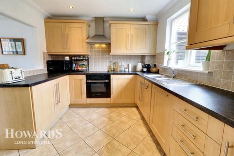 3 bedroom detached house for sale, Crown Close, Dickleburgh