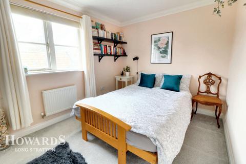 3 Crown Close, Dickleburgh, Diss, IP21 4NA