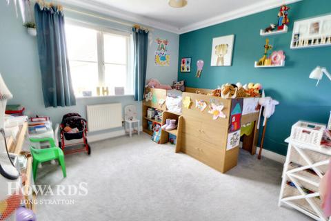 3 Crown Close, Dickleburgh, Diss, IP21 4NA