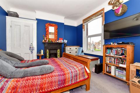 4 bedroom semi-detached house for sale - Westfield Road, Margate, Kent