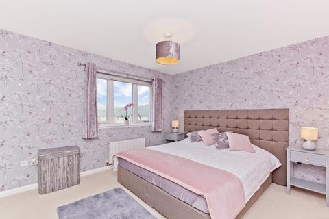 6 Castell Maynes Crescent, Bonnyrigg, EH19 3RU