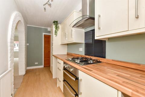 162 Downs Road, Walmer, Deal, CT14 7TF