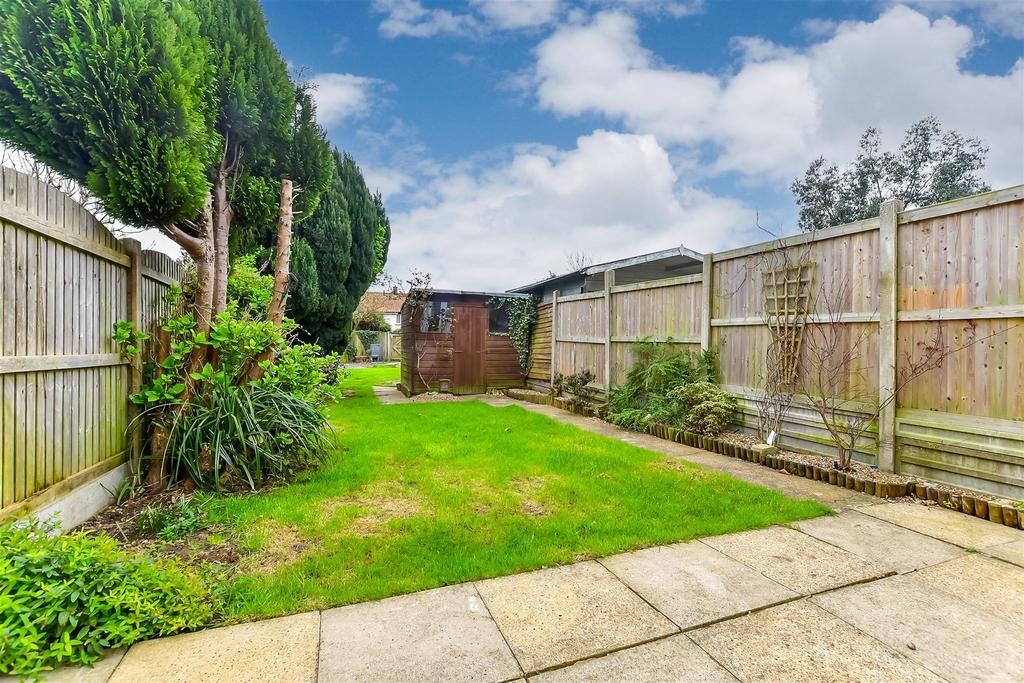 Downs Road, Walmer, Deal, Kent 3 bed terraced house for sale £300,000