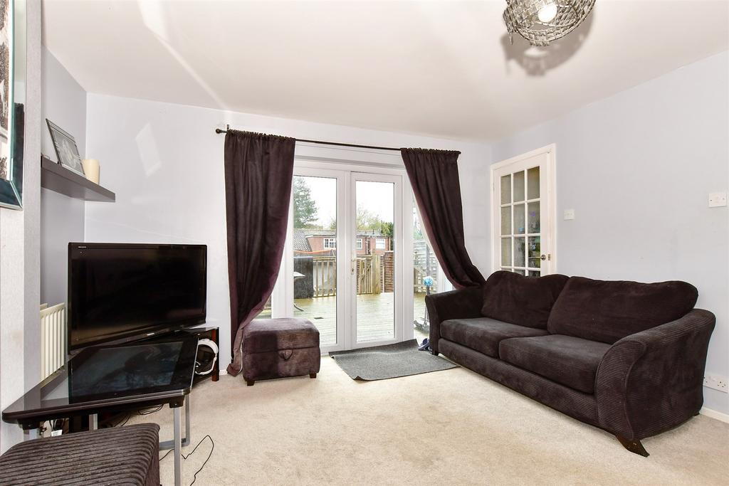 Lyndhurst Way, Istead Rise, Kent 3 bed semidetached house for sale £