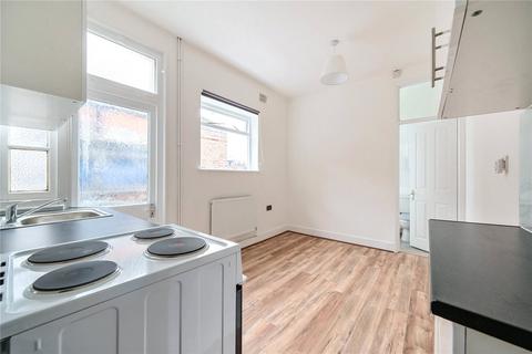 2 bedroom flat to rent - Sketty Road, Enfield, EN1