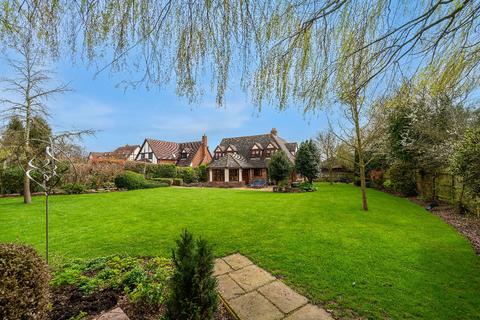 4 bedroom detached house for sale, The Pastures, Henlow SG16