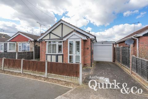 1 bedroom detached bungalow for sale - Thelma Avenue, Canvey Island, SS8