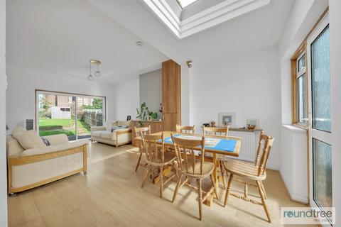 4 bedroom house for sale, Tenterden Drive, Hendon NW4