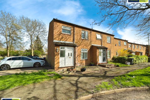 3 bedroom end of terrace house for sale, Pendlebury Drive, Knighton