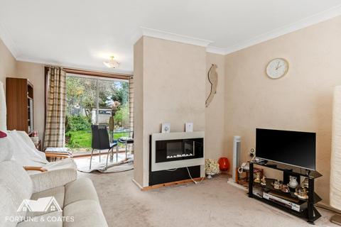 37 Northbrooks, Harlow, CM19 4DB