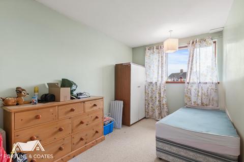 37 Northbrooks, Harlow, CM19 4DB