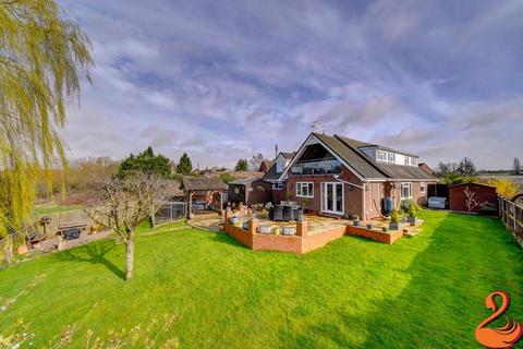 4 bedroom detached house for sale, Lenchwick, Evesham