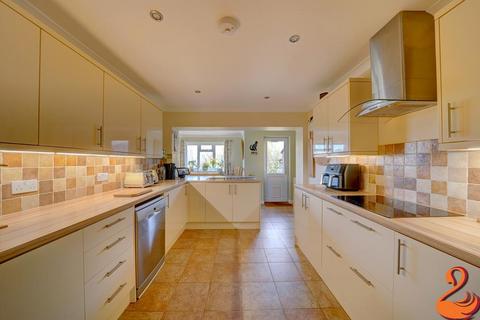 4 bedroom detached house for sale, Lenchwick, Evesham