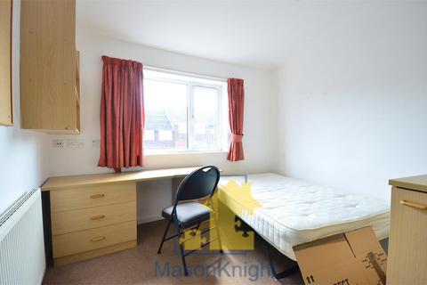 4 bedroom flat to rent - St. Stephens Court, Selly Oak, Birmingham B29