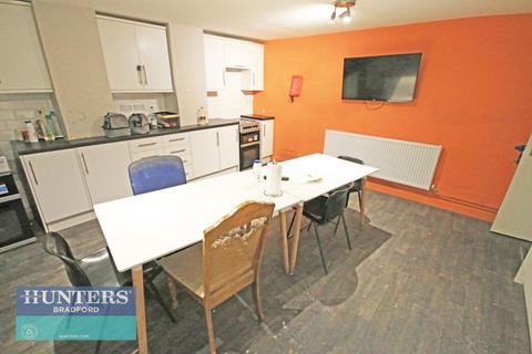 1 bedroom in a house share to rent, (1) - 29 Claremont Villas, Claremont Terrace Bradford, BD5 0DQ