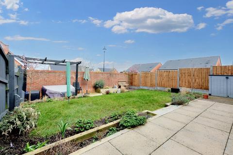 15 Whitley Link, Chelmsford, CM2 9FX