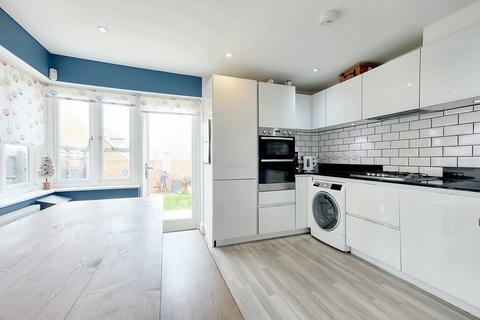 15 Whitley Link, Chelmsford, CM2 9FX