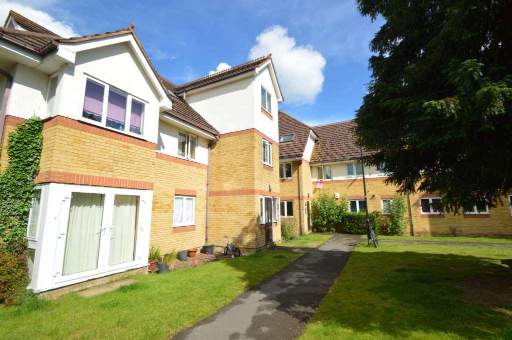 ADDLESTONE 2 bed apartment to rent £1,450 pcm (£335 pw)