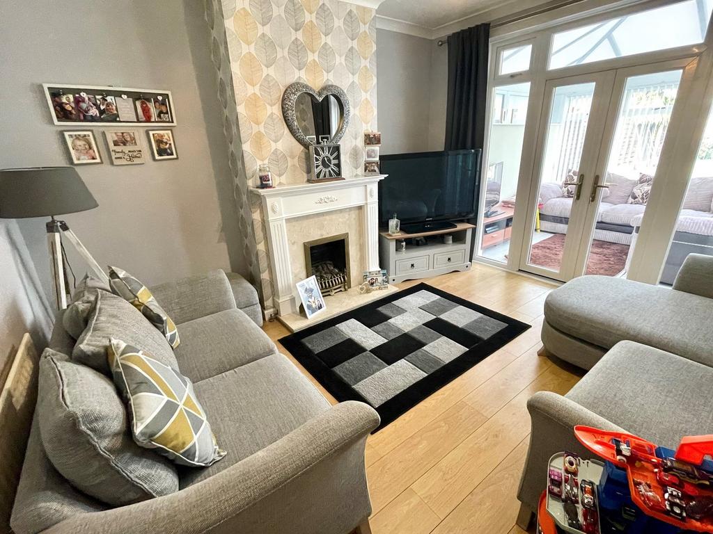 Primrose Lane, Wolverhampton, WV10 3 bed semidetached house for sale
