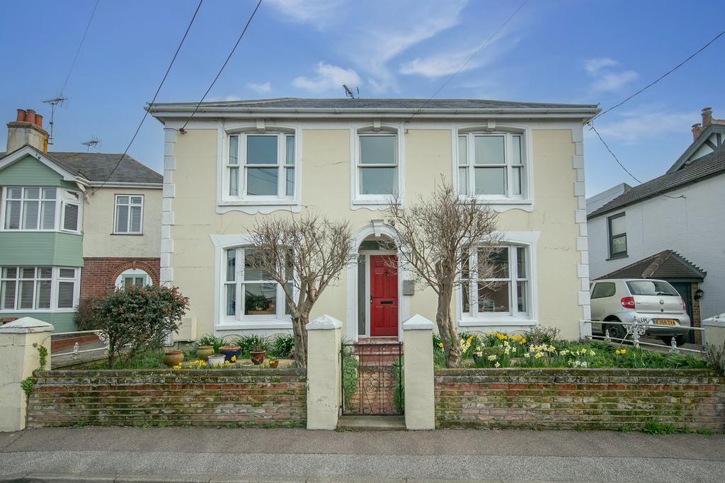 Spring Road, Brightlingsea... 5 bed detached house for sale £425,000